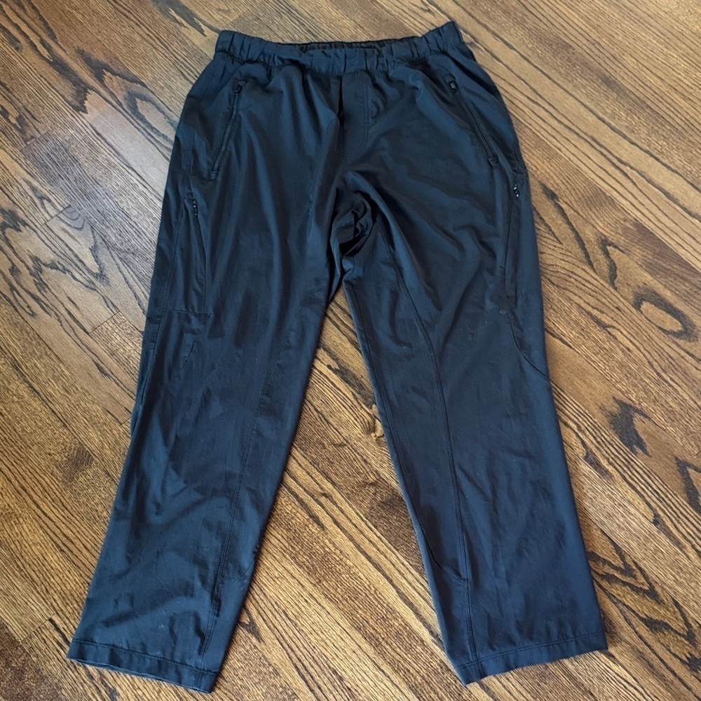 Lululemon black lightweight tech fabric elastic waist jogger athletic pants. XL